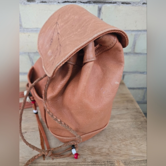 Vintage Leather Backpack - Picture 6 of 11
